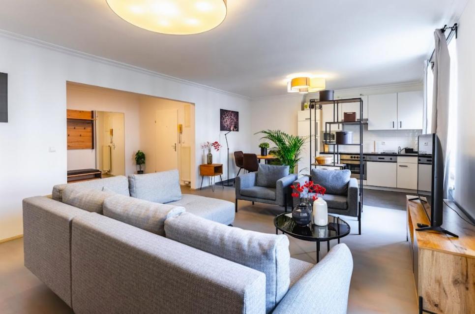 Experience Central Vienna From A Stylish And Modern Apartment Buitenkant foto