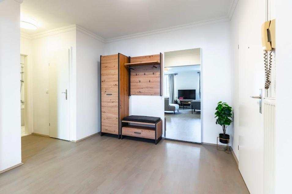 Experience Central Vienna From A Stylish And Modern Apartment Buitenkant foto